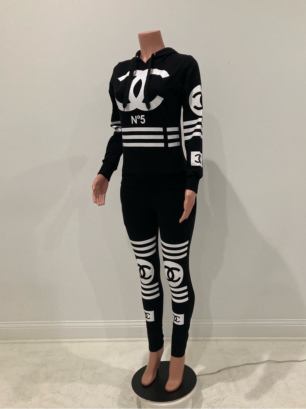 NEW Black Hoodie Lounge Set Jogging Suit White CC logo Graphics Small